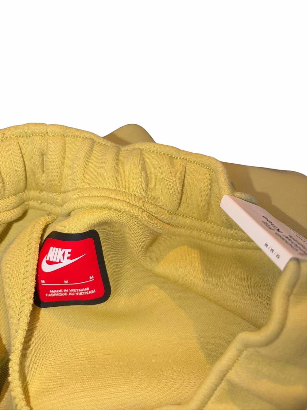 Nike tech fleece mens M yellow shorts NWT - Picture 3 of 5